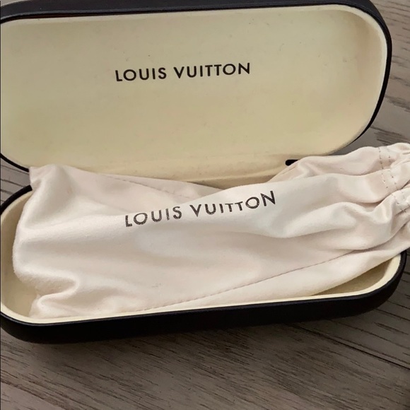 Louis Vuitton sunglasses - Picture 4 of 8